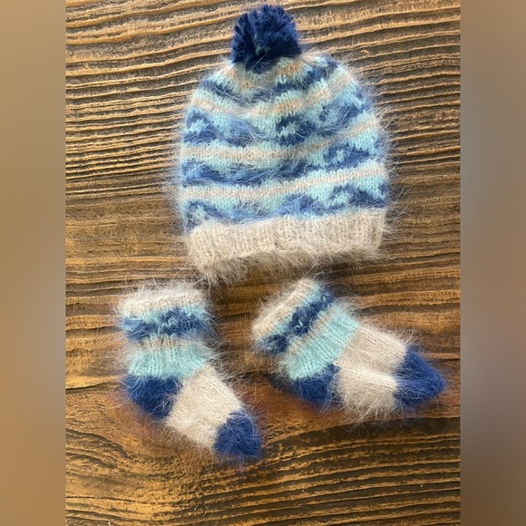 Angora Fair-isle baby hat and socks set, wave pattern, handmade, blue and tan - Picture 2 of 8